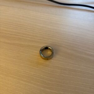 Oura Ring Gen 4 in gold size 7